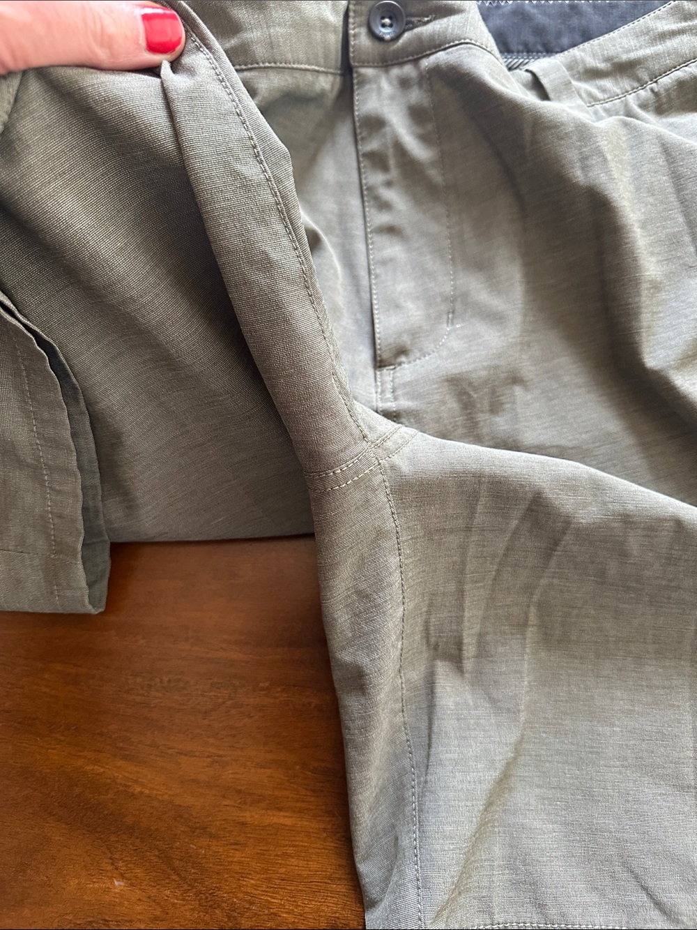 Vuori Aim Shorts Men’s in Gray Chino - Picture 9 of 10